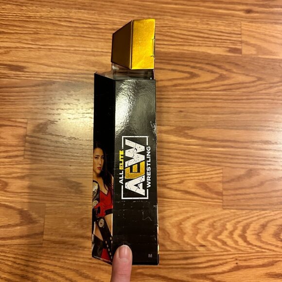 AEW Unrivaled 3 figure Set with 30 pack Display Stands - Picture 13 of 16